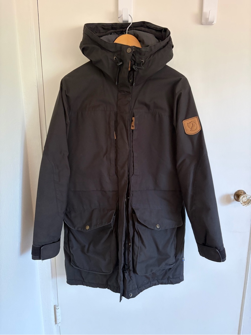 Fjallraven Women’s Barents Parka - Picture 2 of 8